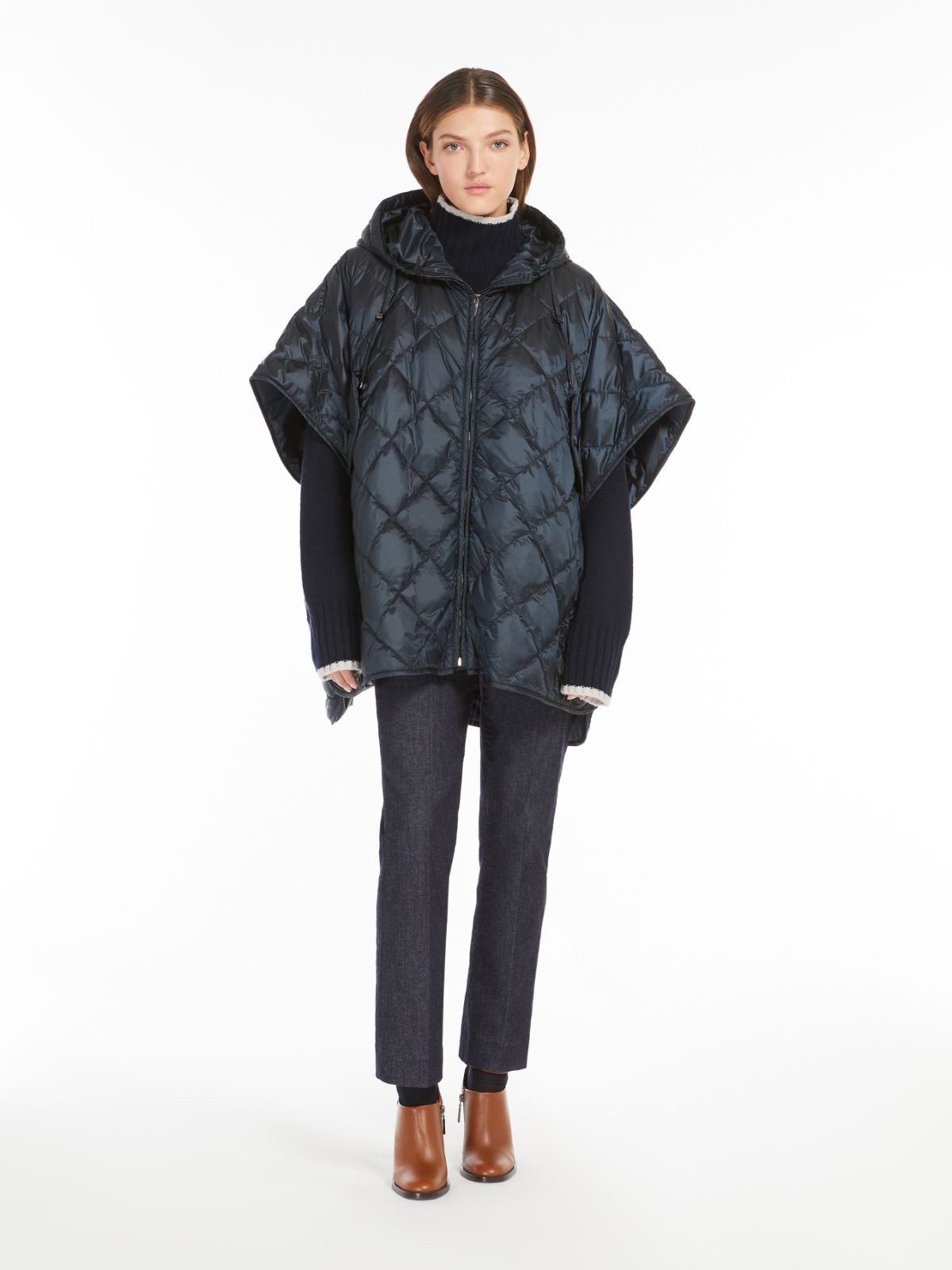 Cape with hood in water-repellent canvas