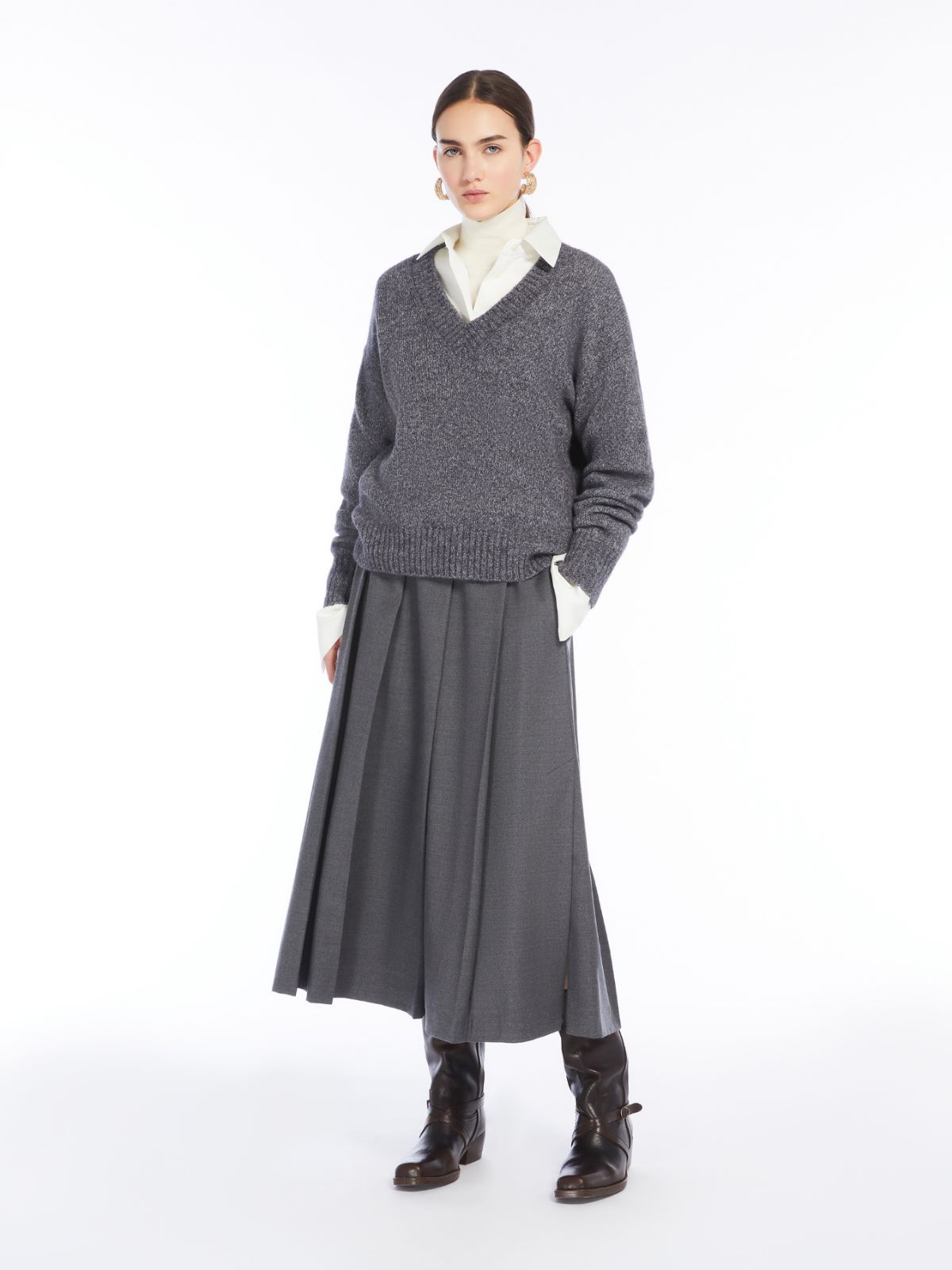 Wool pleated skirt