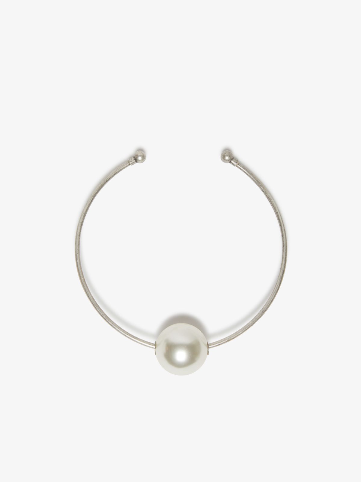 Necklace with glass bead