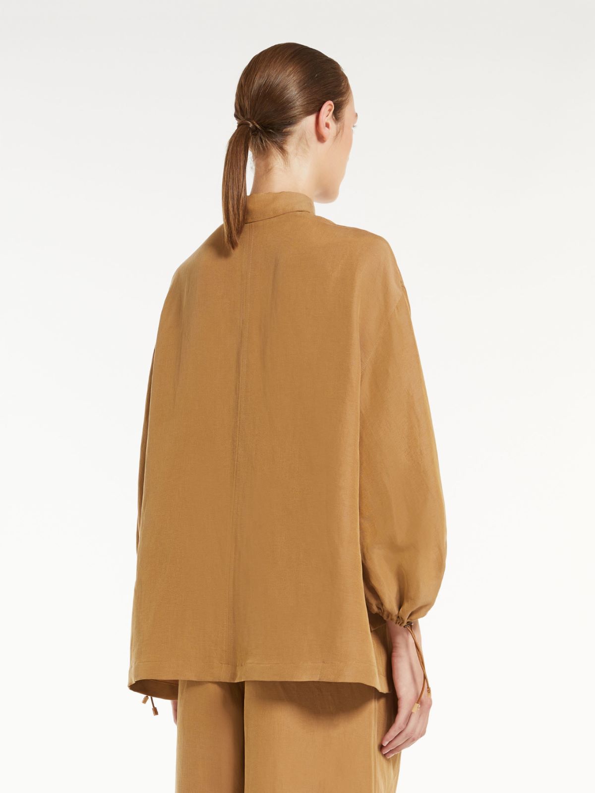Oversized shirt in linen and silk