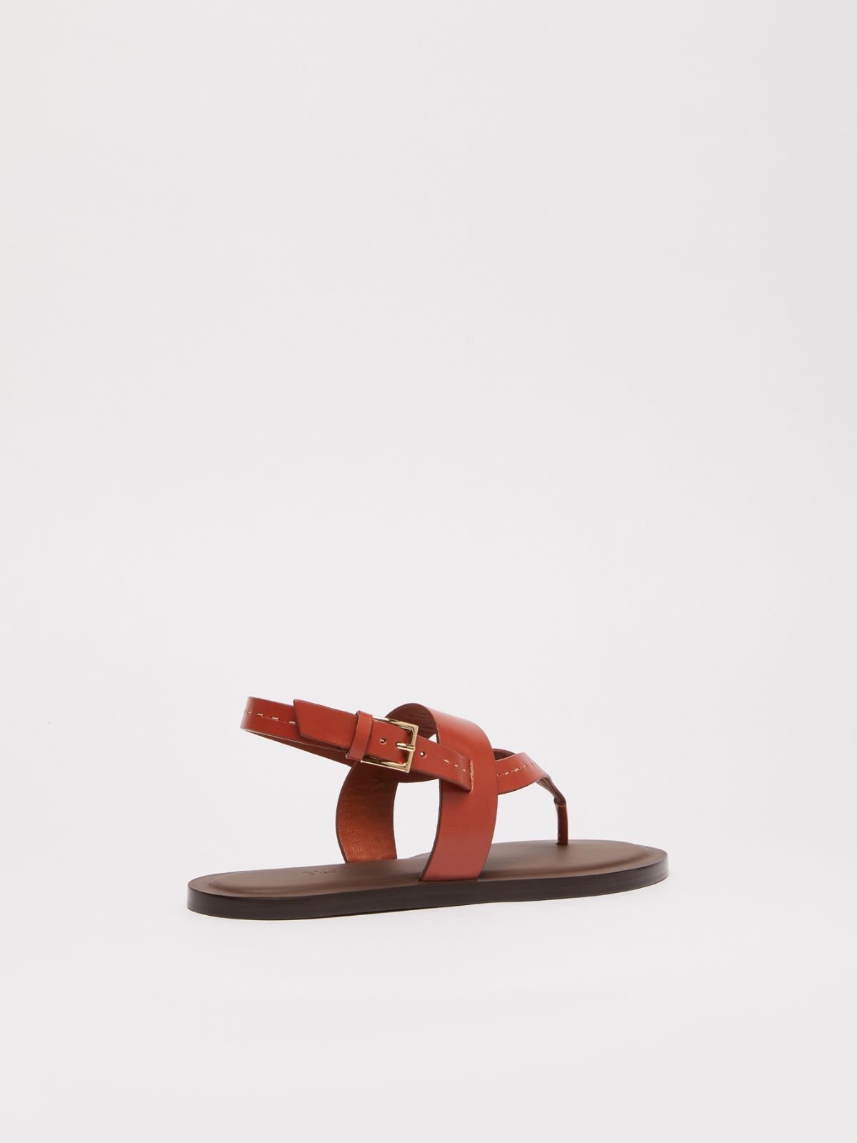 Leather flip-flops