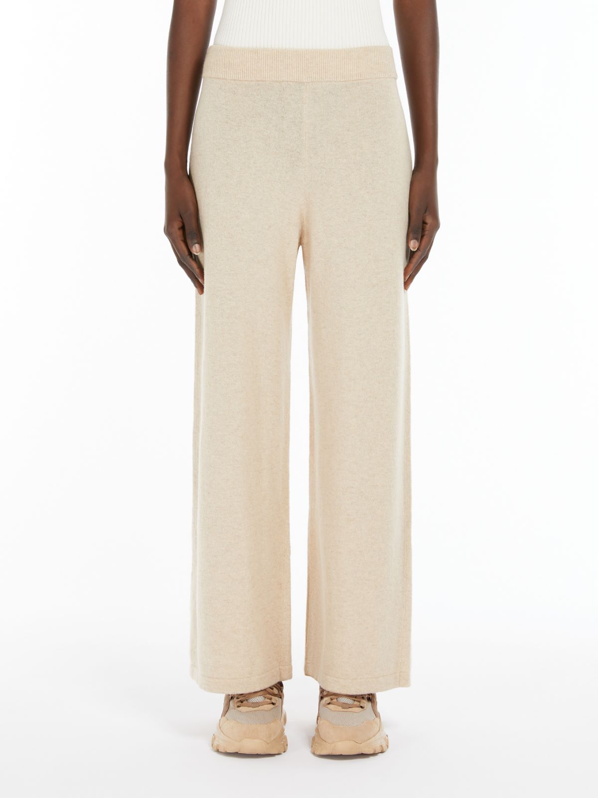 Wide-fit knit fabric trousers