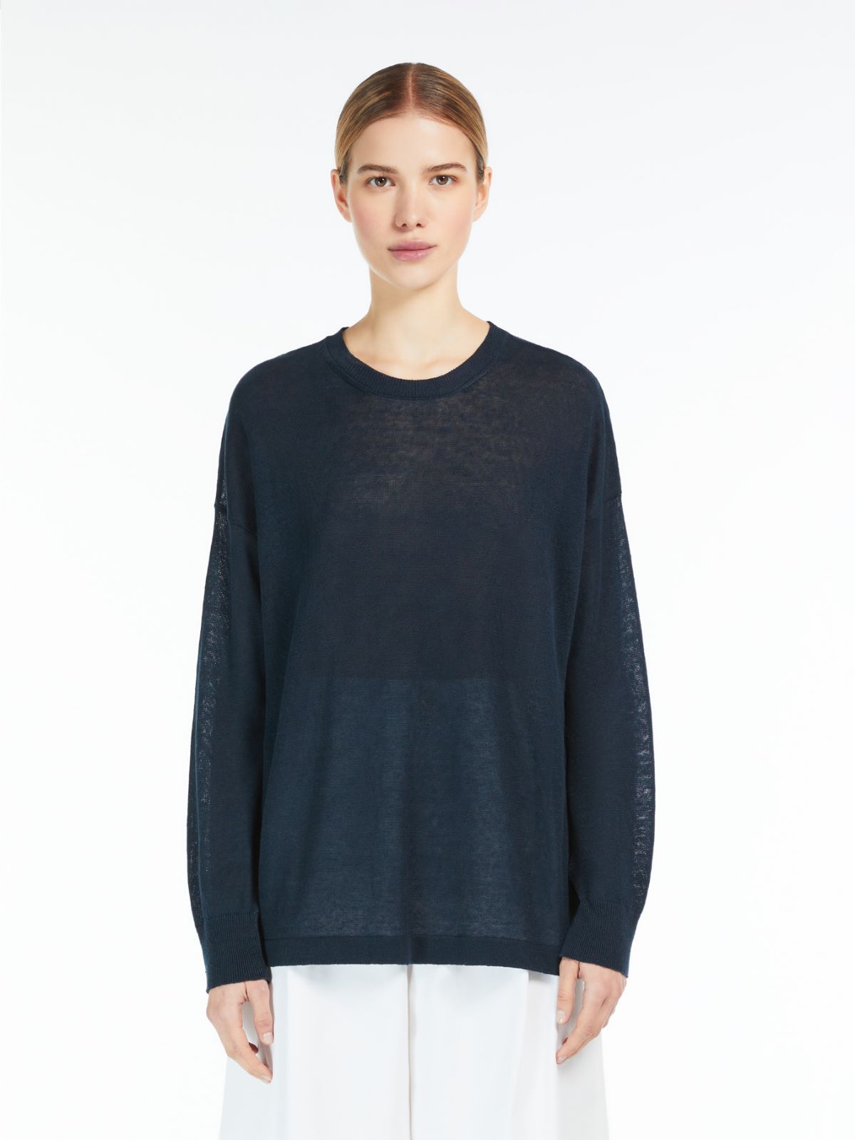 Crew-neck jumper in linen yarn