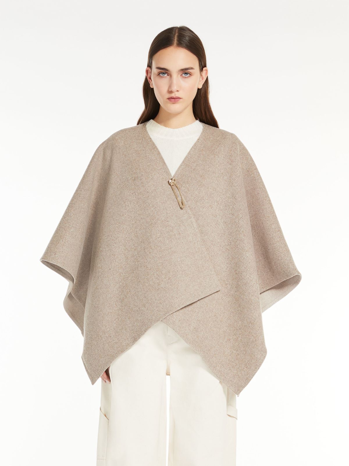 Reversible alpaca cape