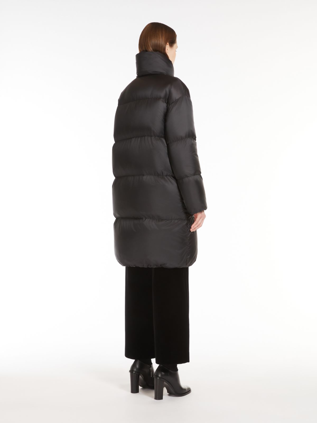 Long down jacket in water-repellent canvas