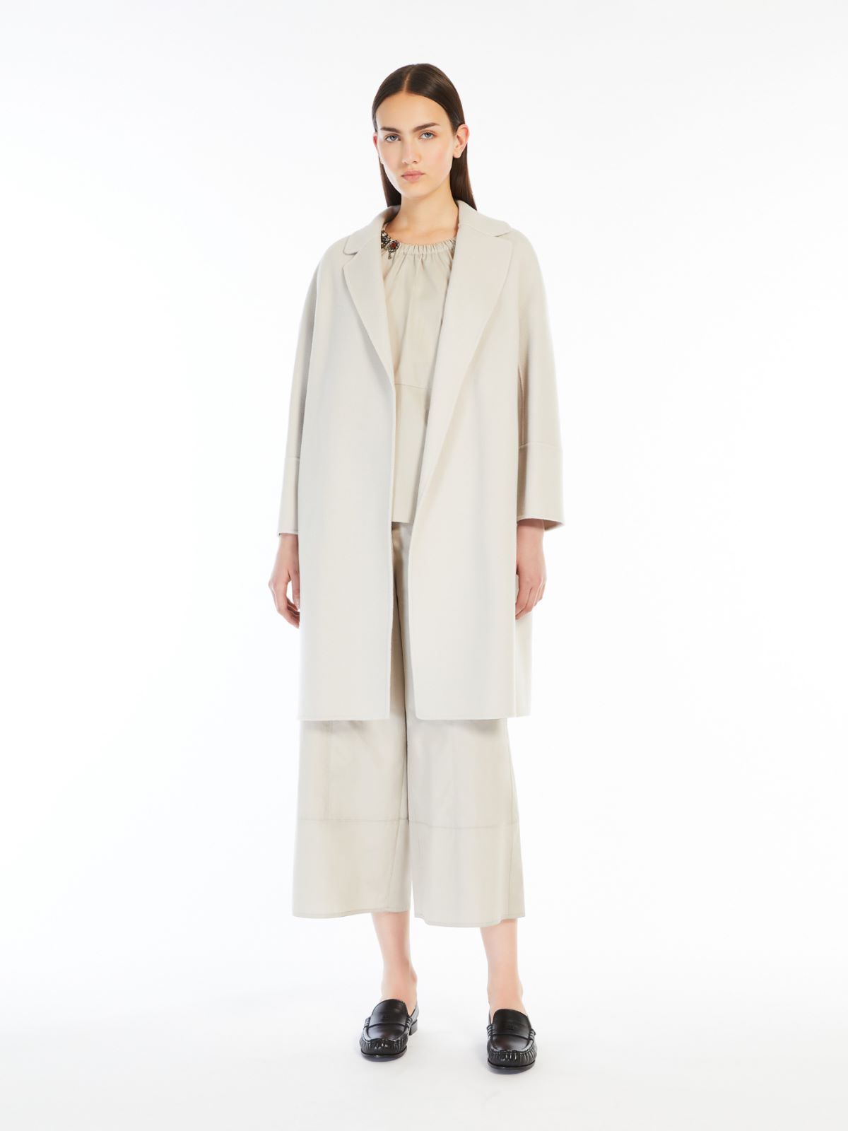Double-faced short wool coat
