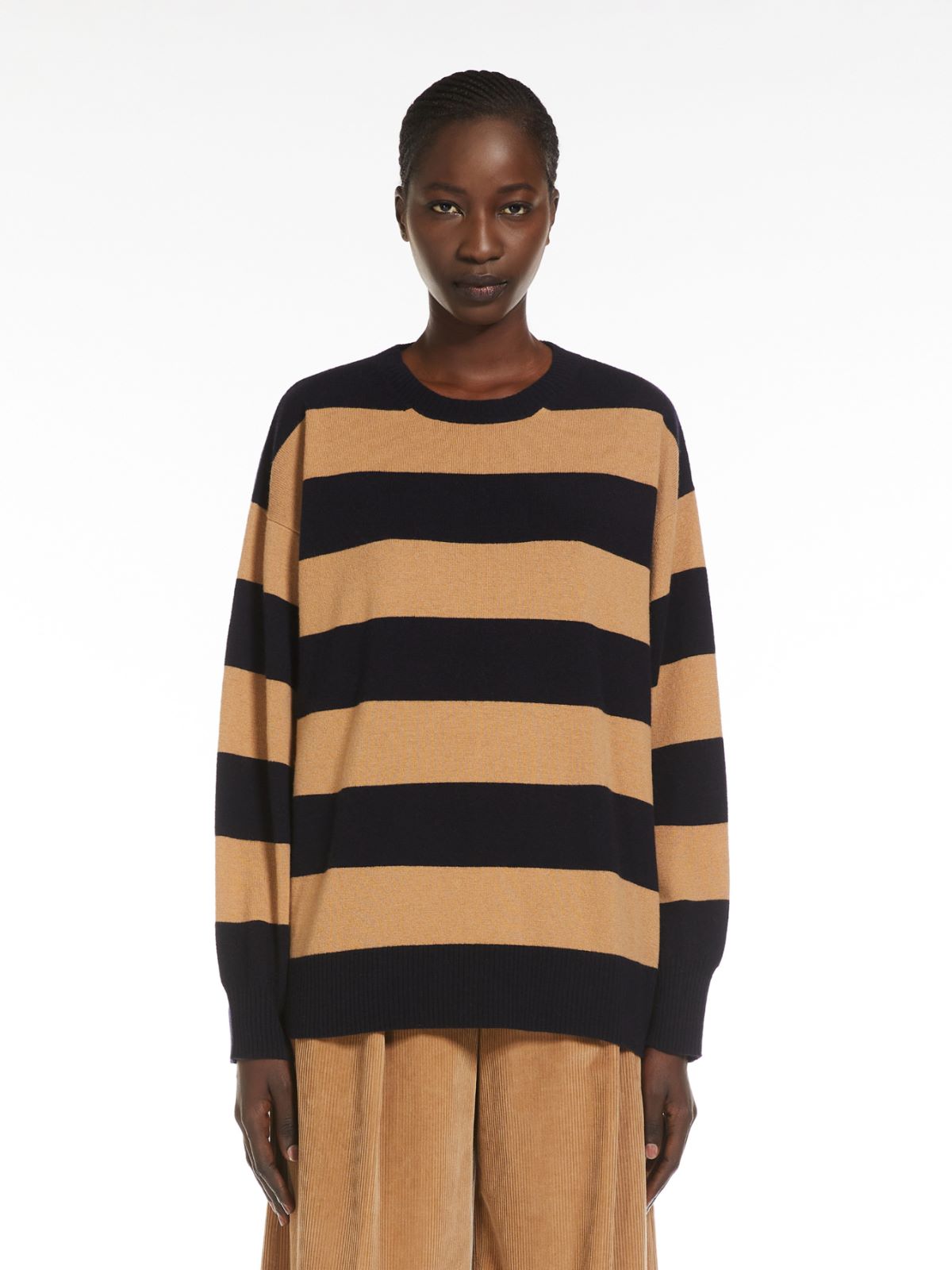 Oversized wool and cashmere jumper