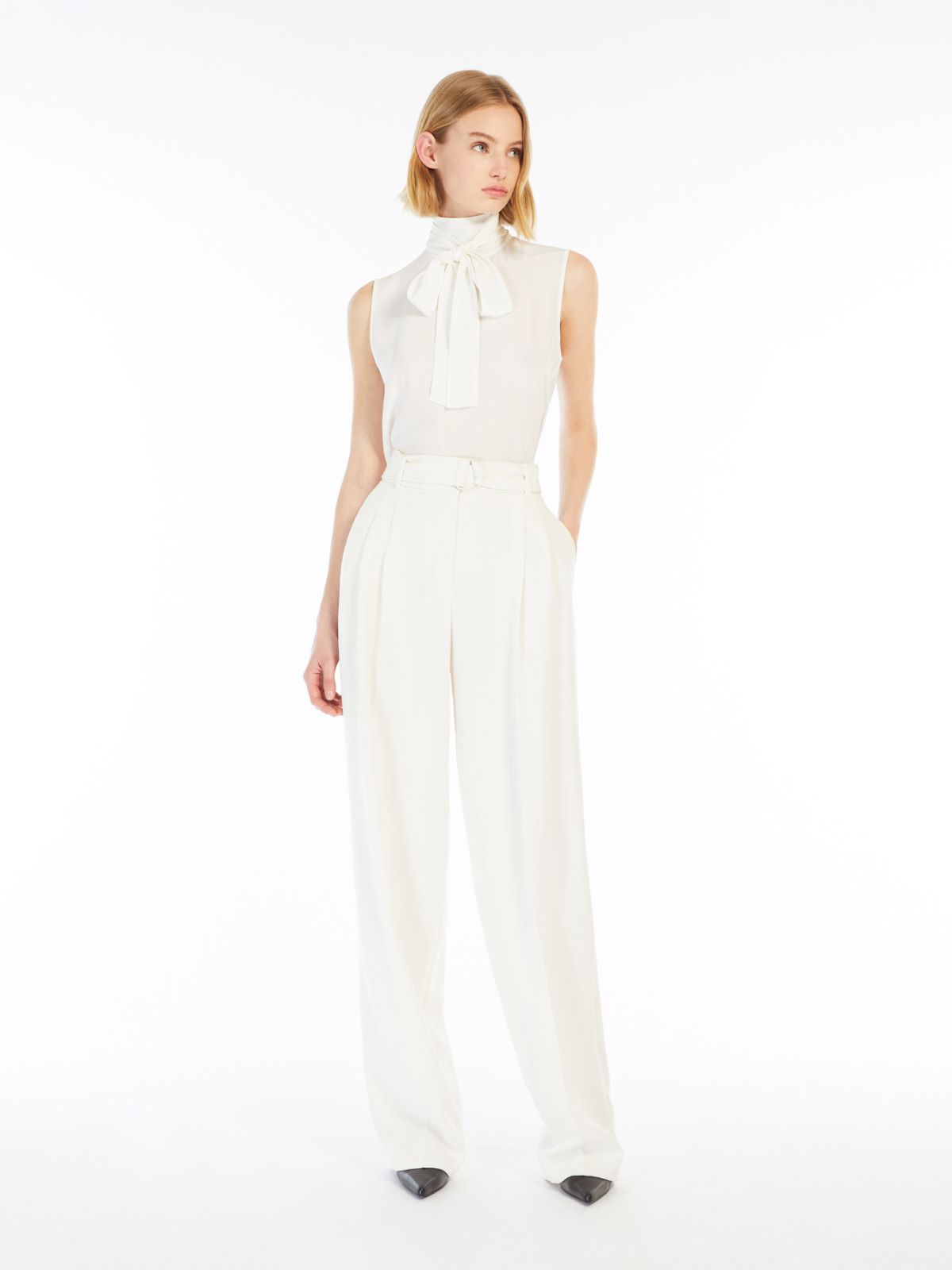 Crêpe de Chine top with bow