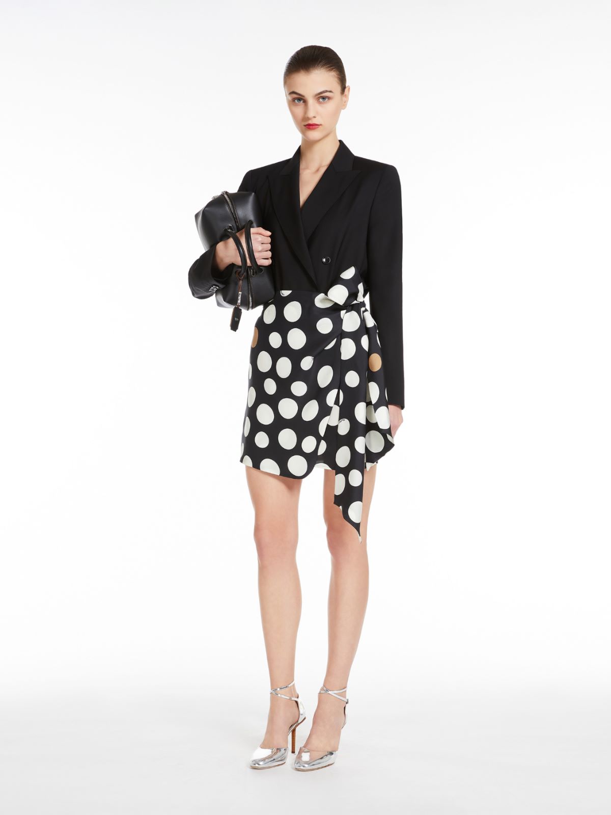 Short printed silk skirt