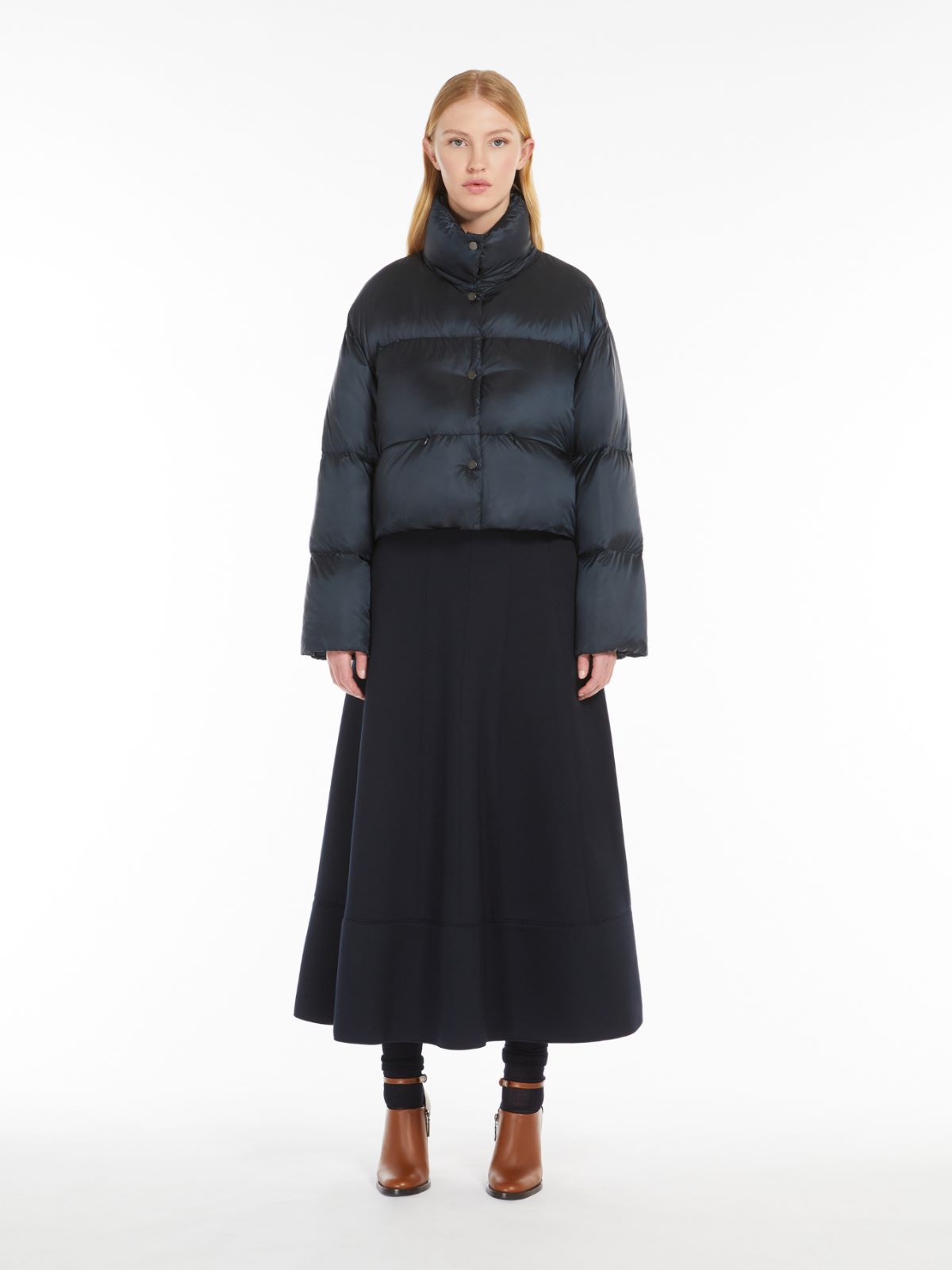 Water-repellent cropped down jacket