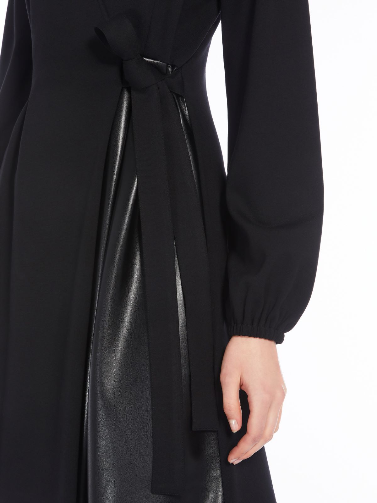 Milano-knit short jersey dress