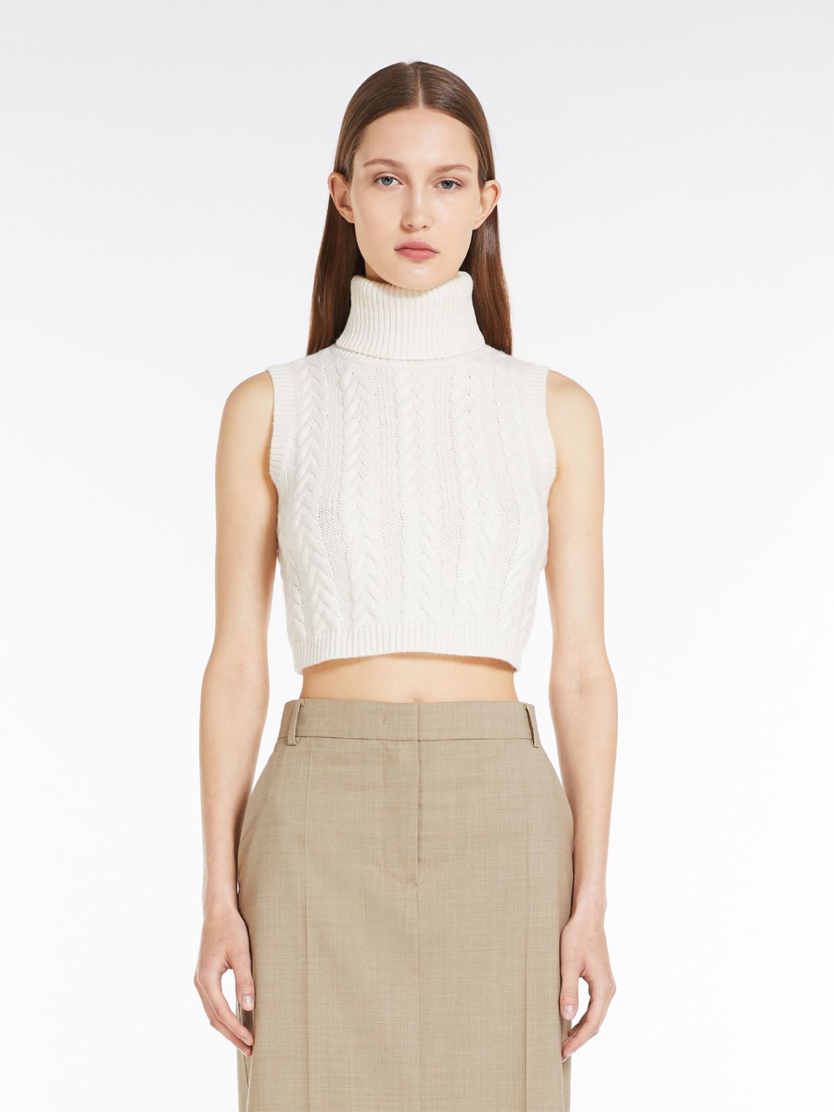Sleeveless cashmere crop top