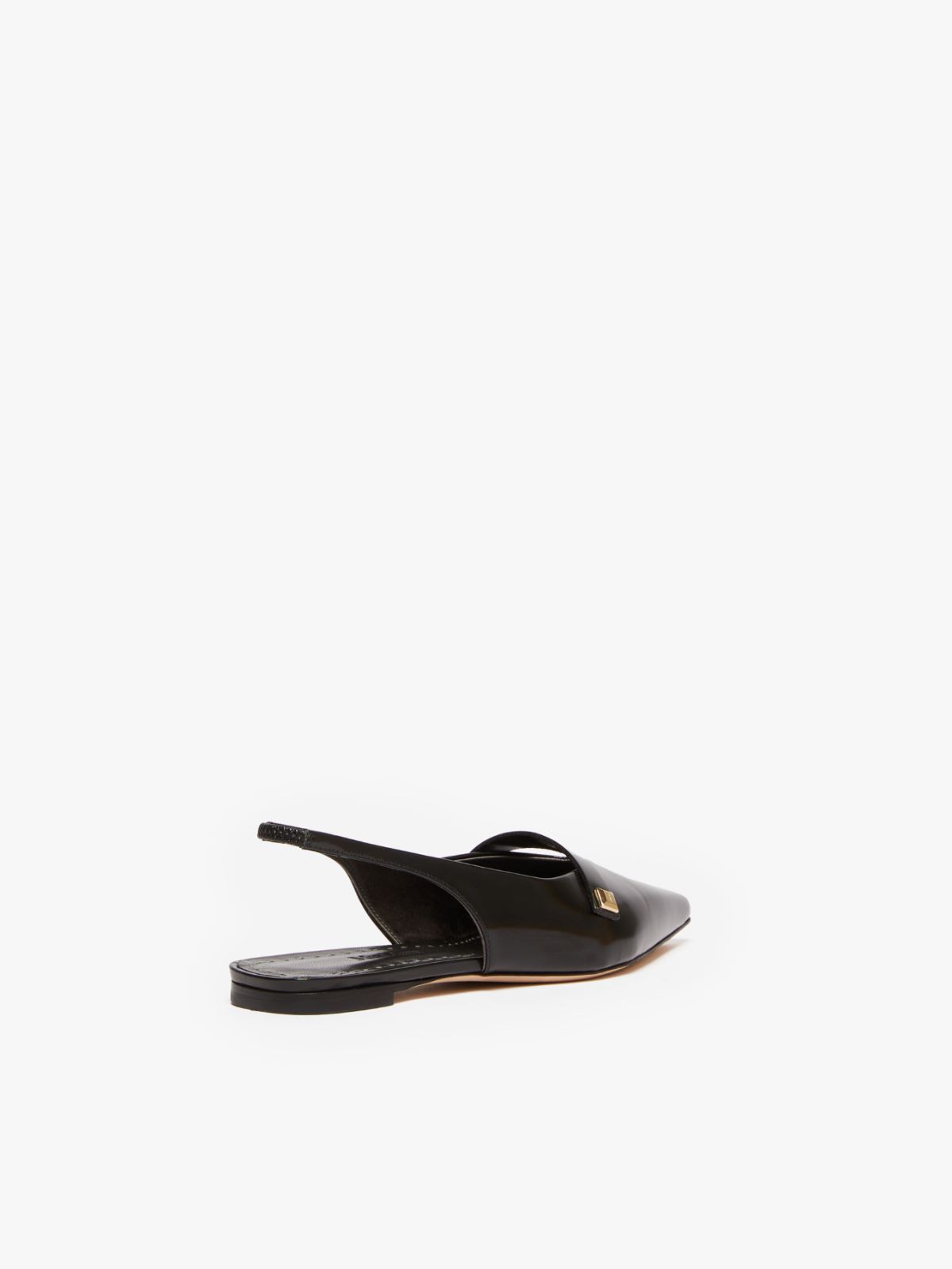 Flat leather sandals