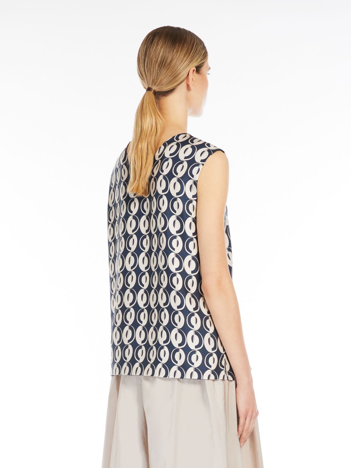 Reversible sleeveless top in printed silk