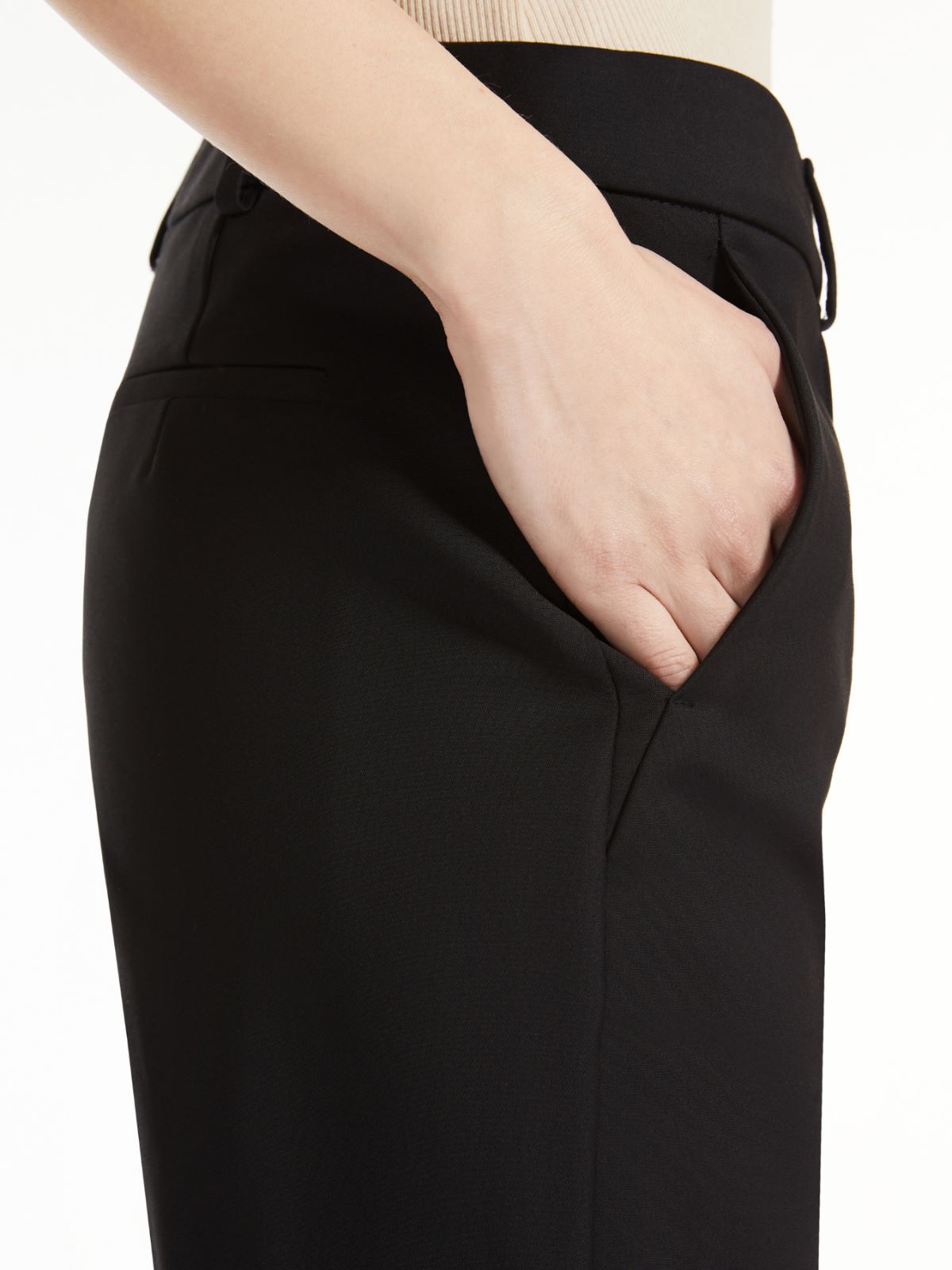 Stretch cotton trousers