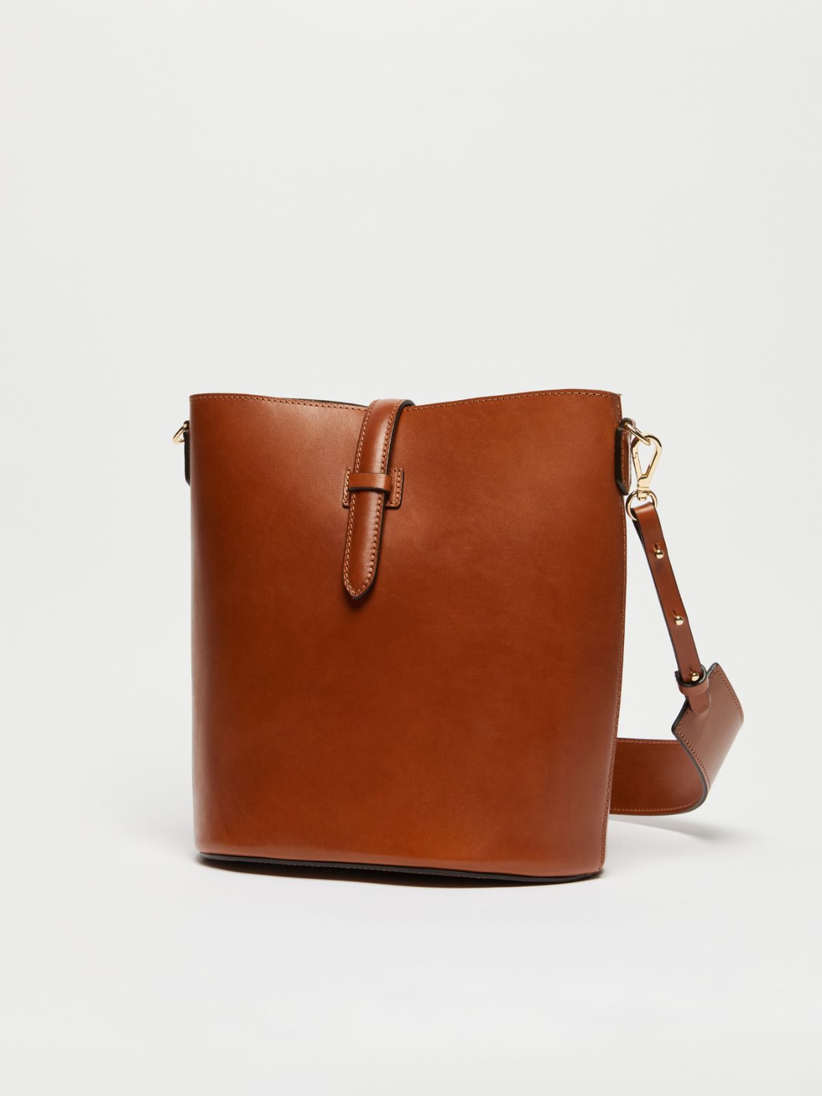 Leather bucket bag