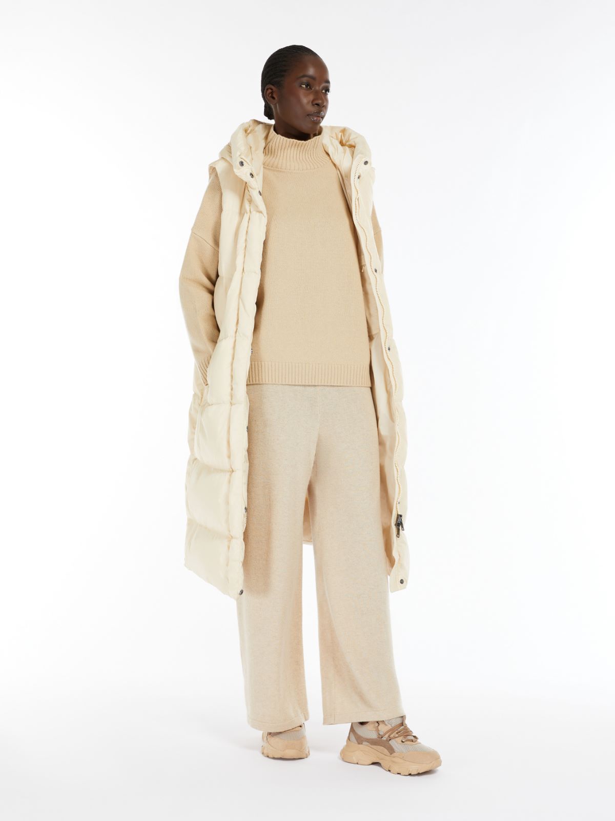 Wide-fit knit fabric trousers