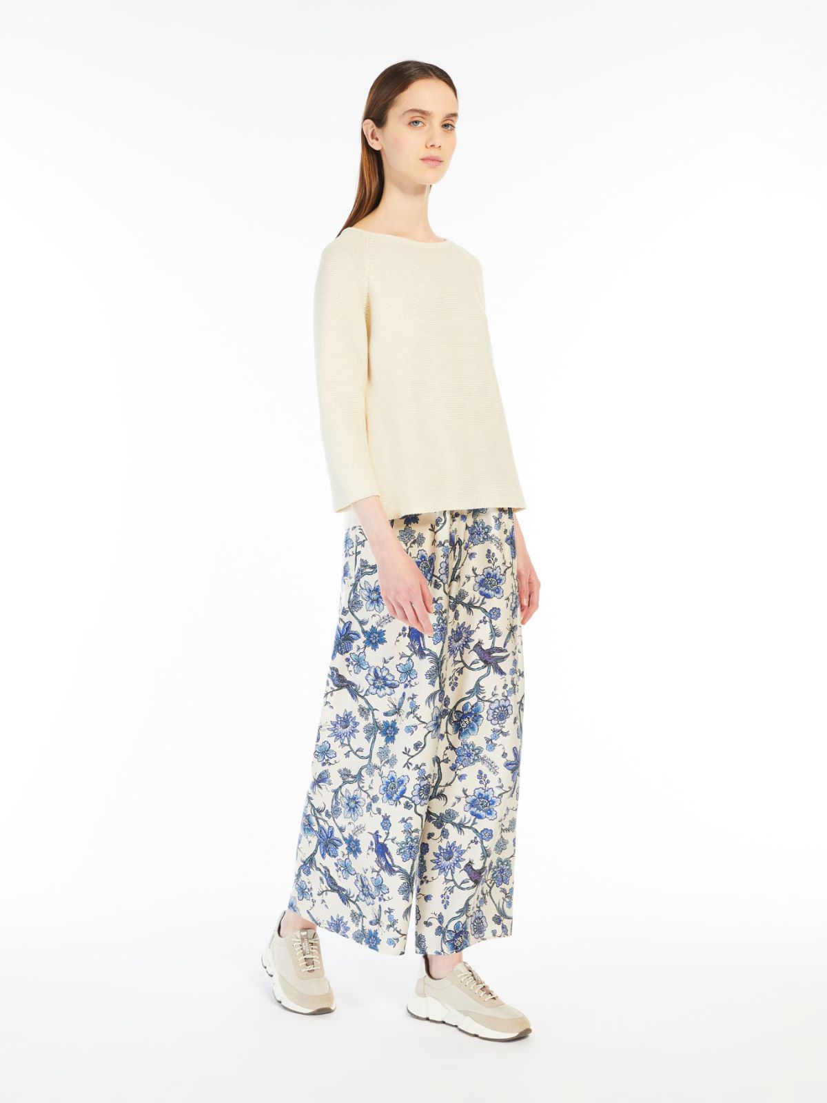 Relaxed-fit cotton yarn sweater