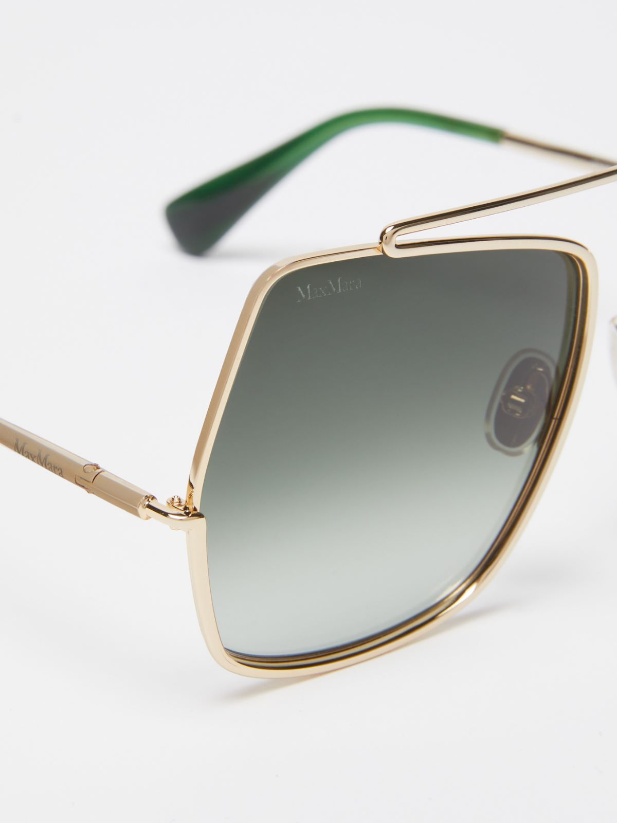 Square metal sunglasses