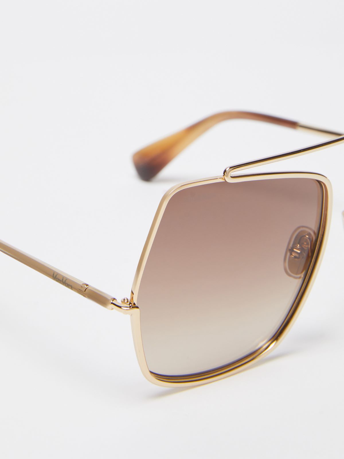 Square metal sunglasses