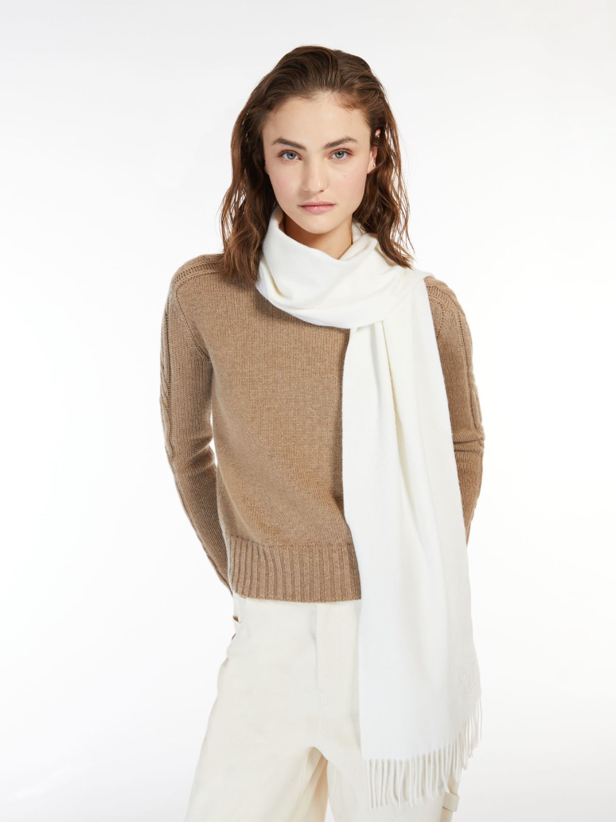 Cashmere stole with embroidery