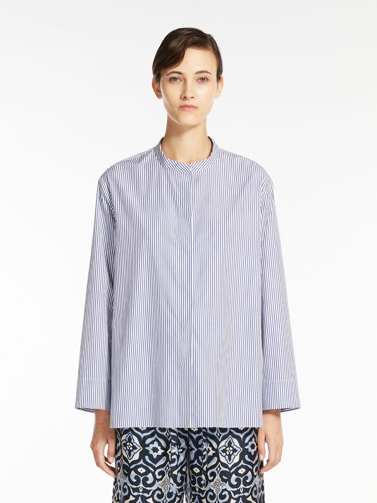 Flared printed poplin shirt
