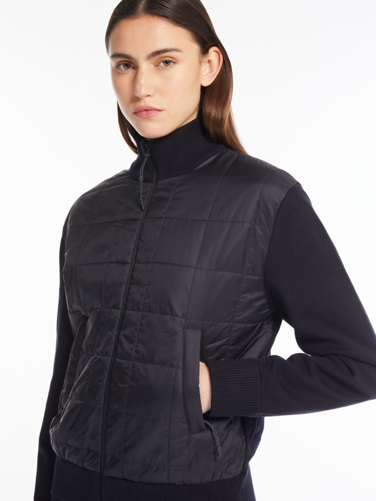 Stretch viscose yarn jacket