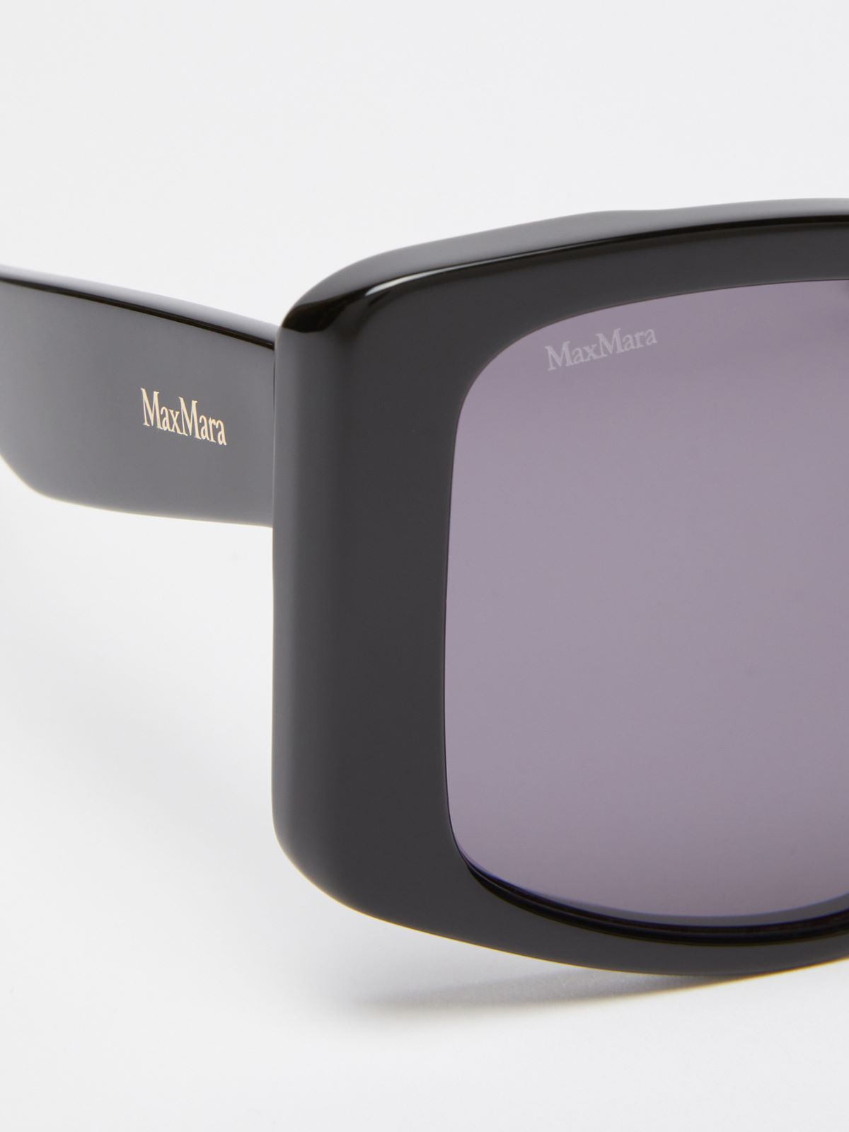 Oversized square sunglasses