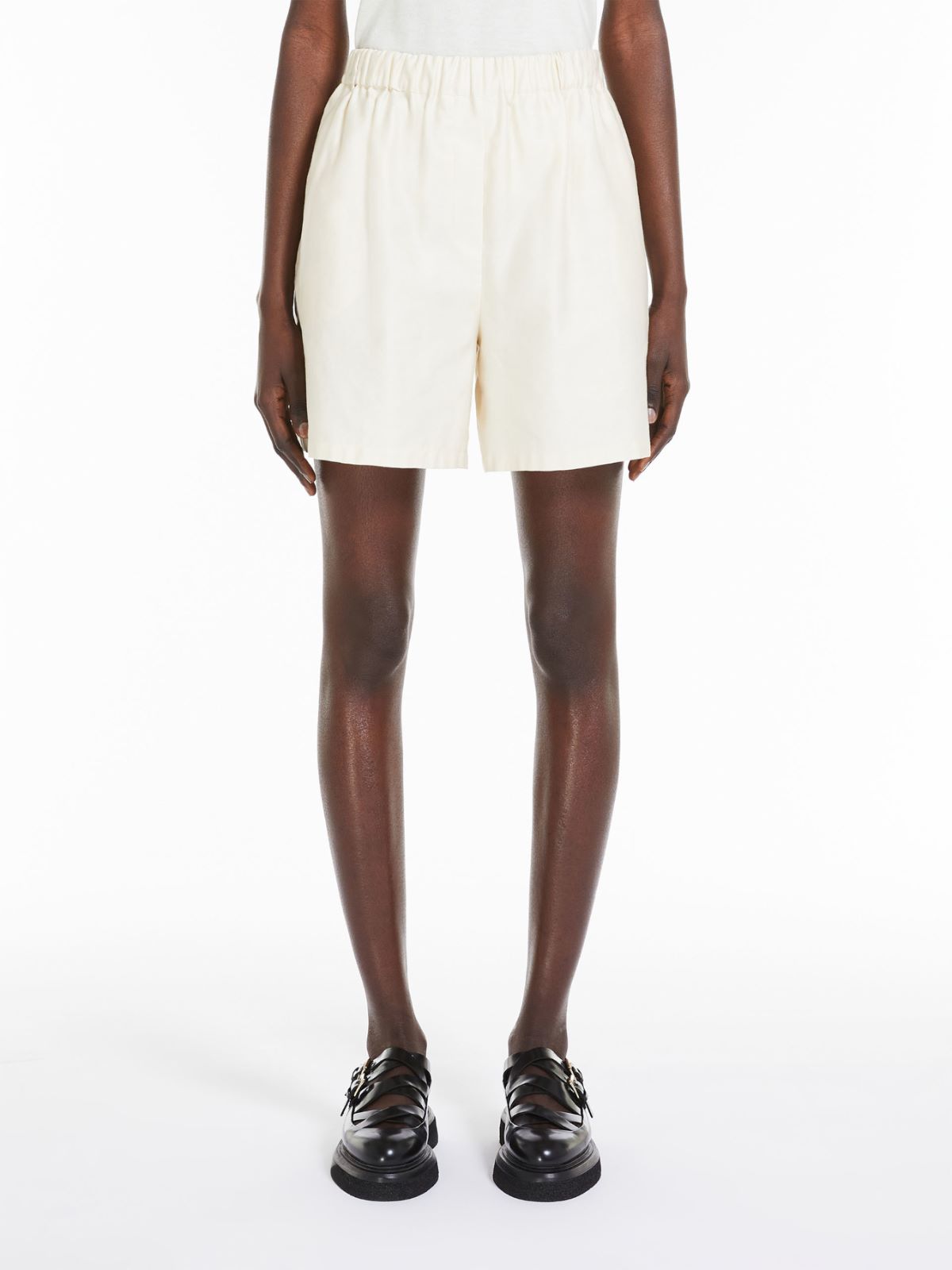 Cotton shorts with monogram embroidery