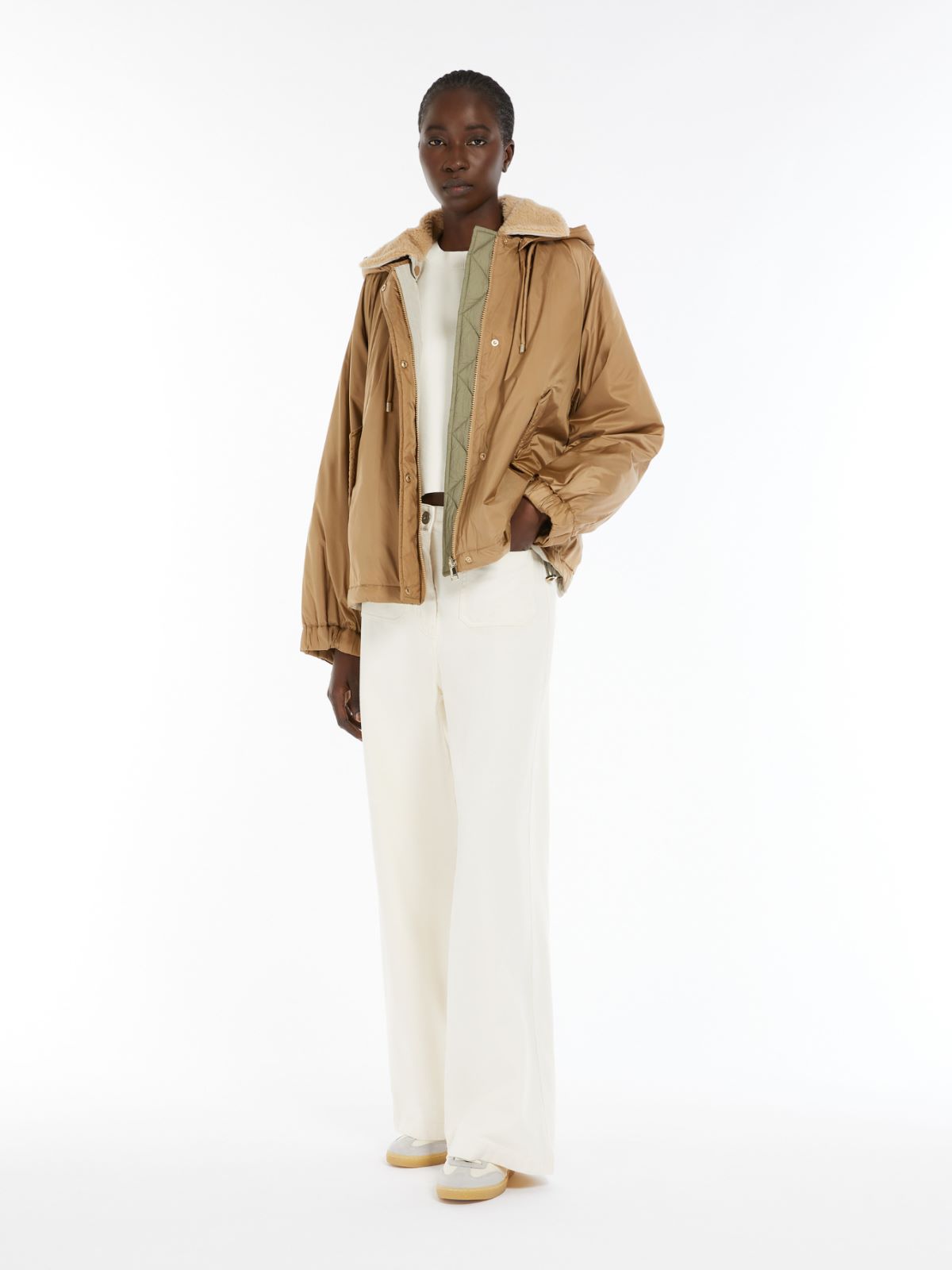 Reversible water-repellent canvas windbreaker