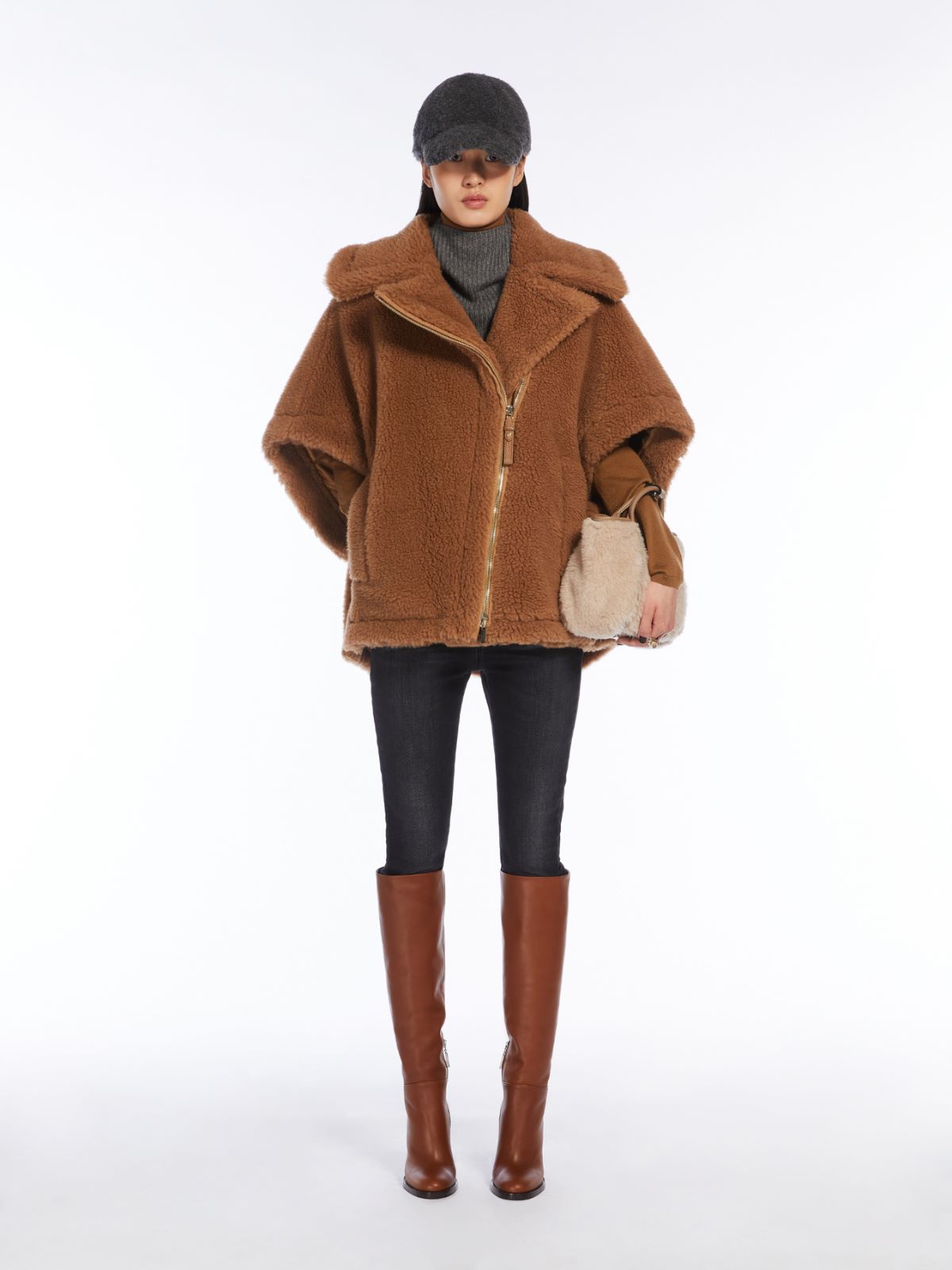 Biker jacket cape in Teddy fabric