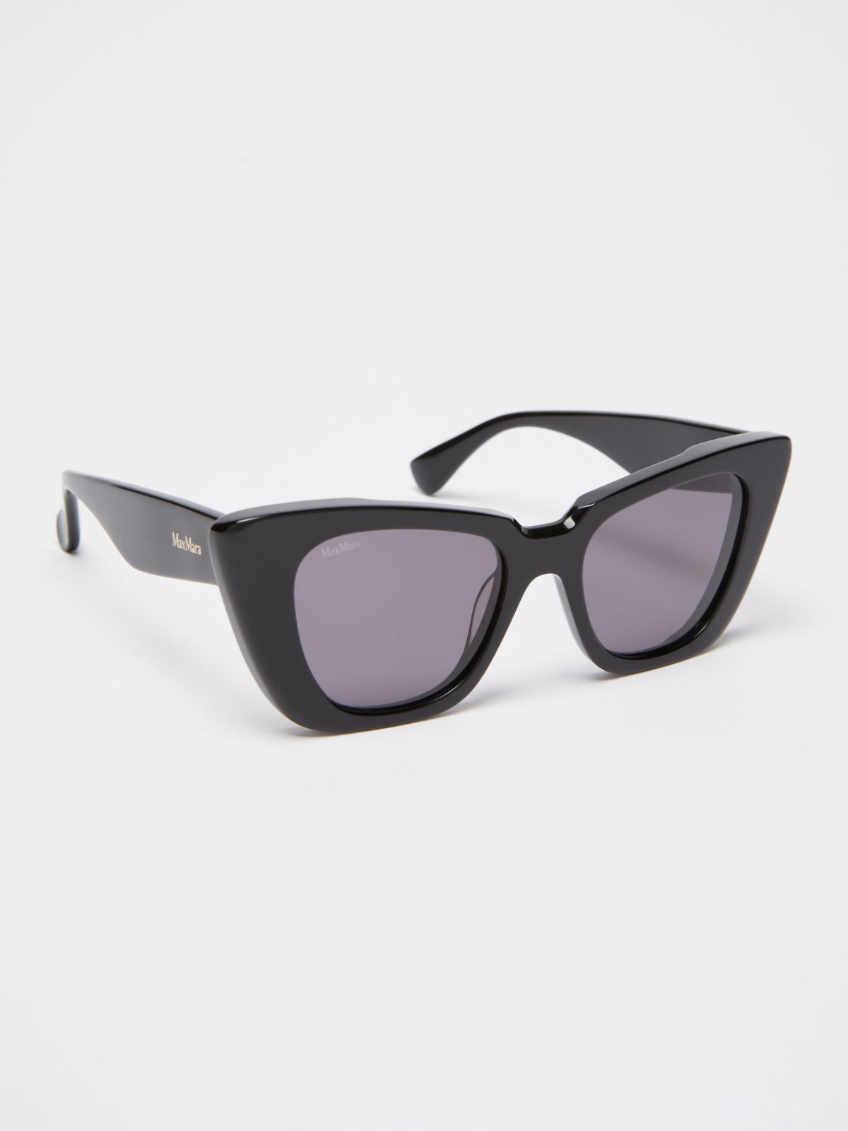 Cat-eye sunglasses
