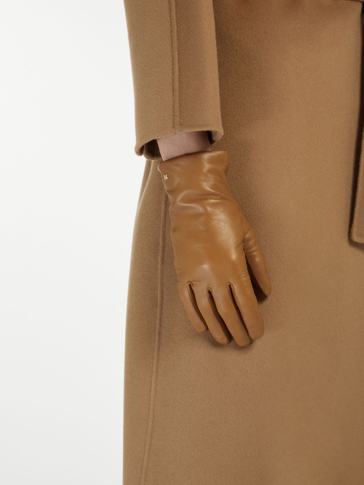 Nappa leather gloves