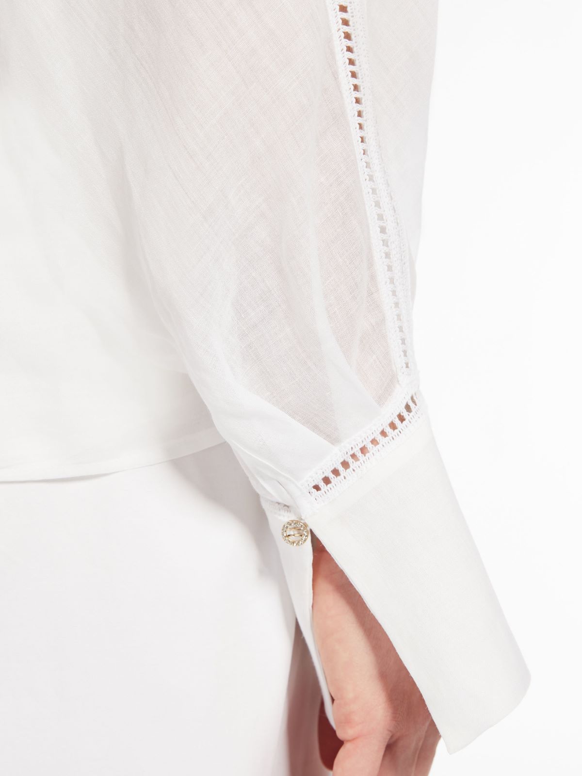 Ramie gauze and lace blouse