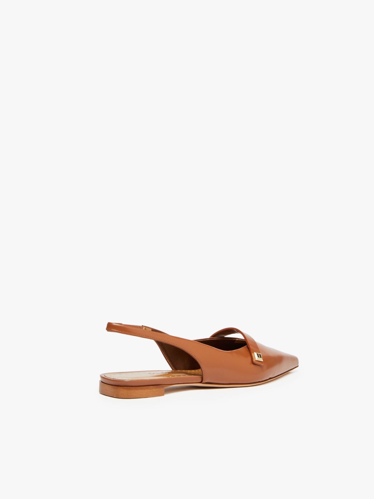 Flat leather sandals