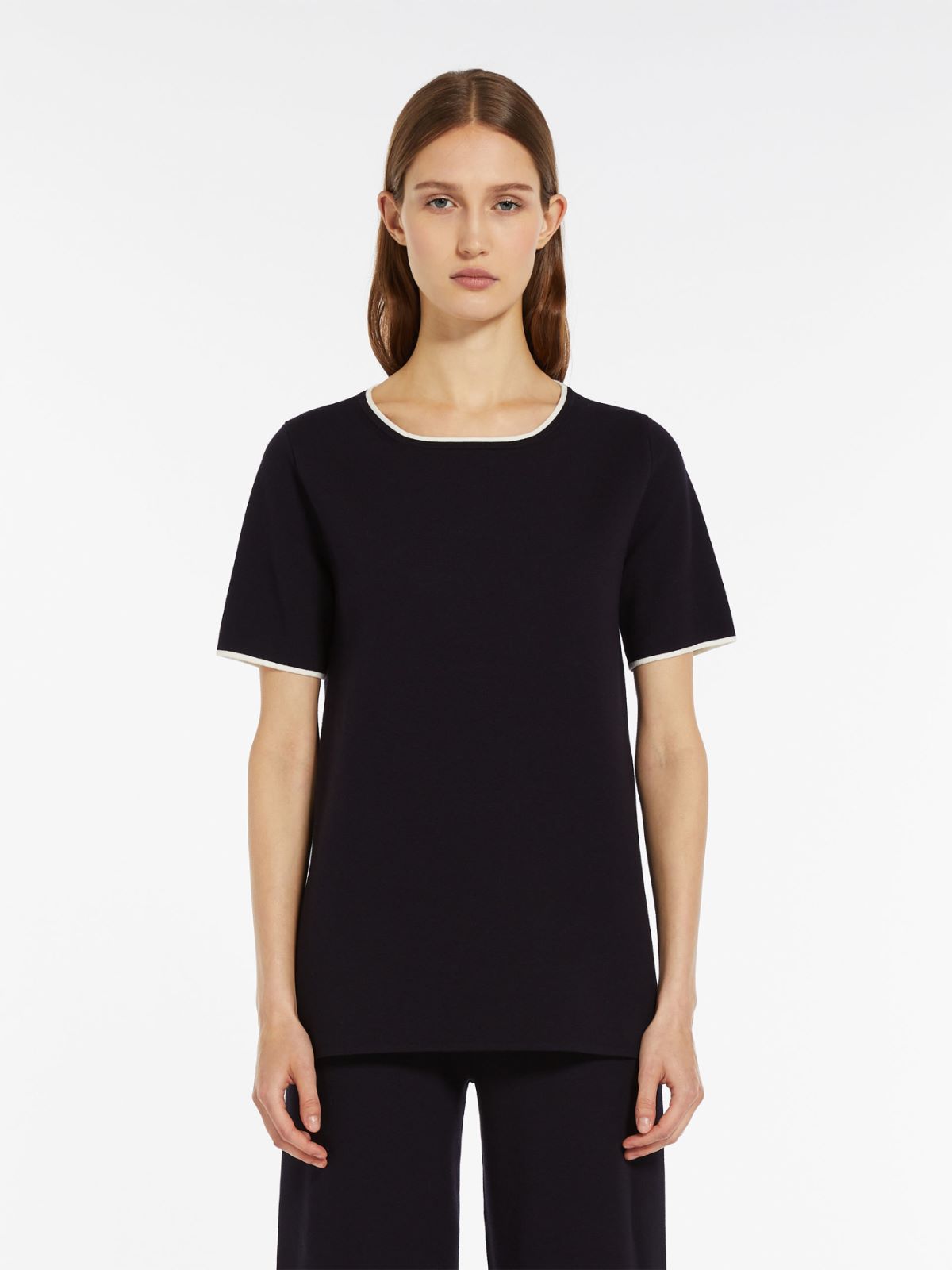 Viscose yarn sweater