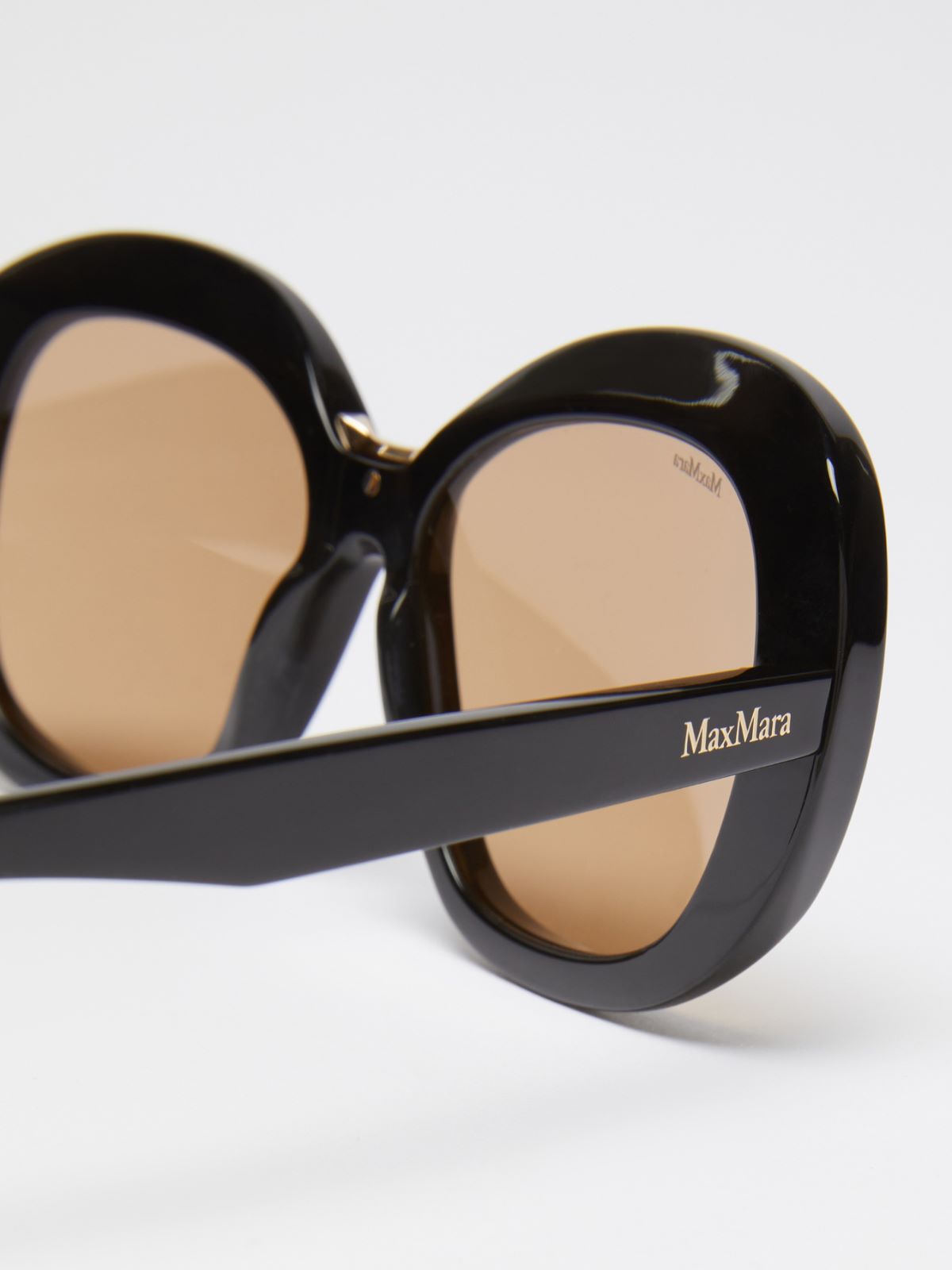 Oversized round sunglasses