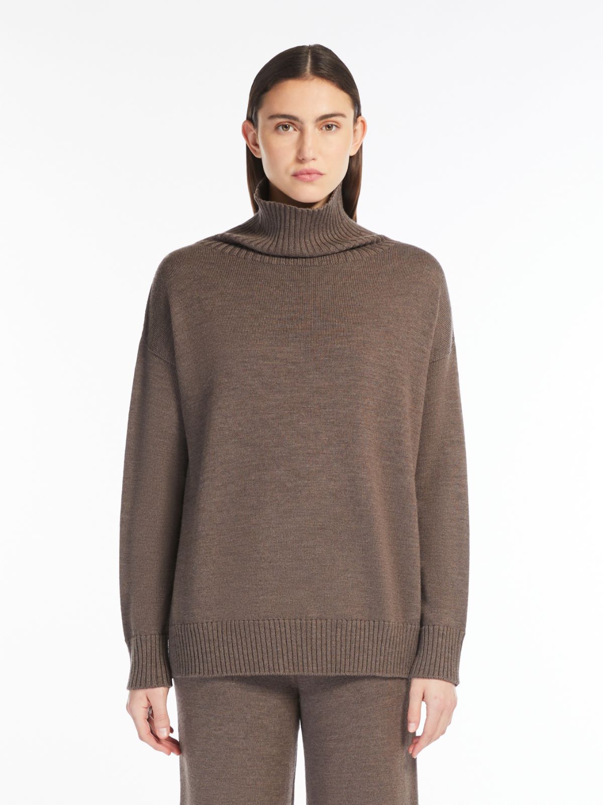 Soft wool knit jumper