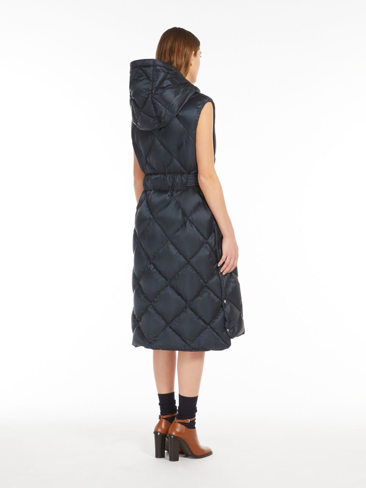 Water-repellent midi gilet