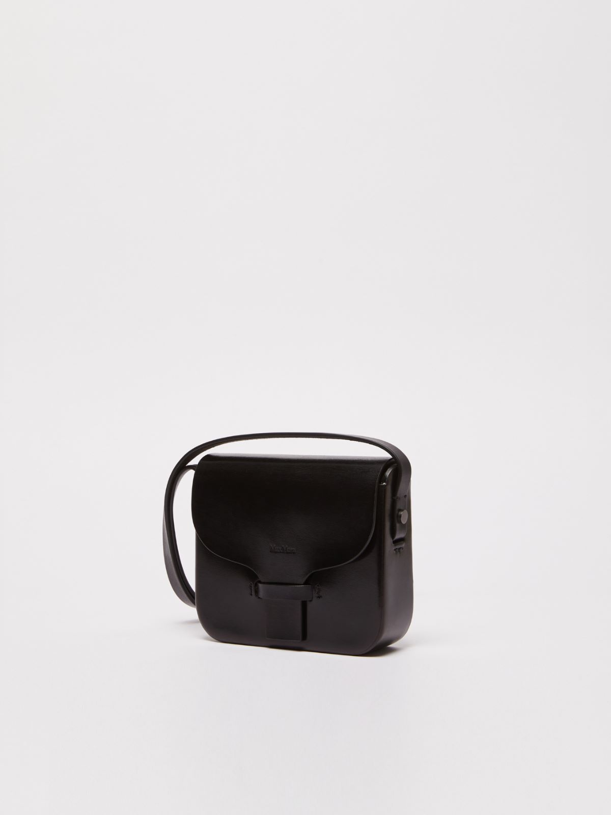 Leather shoulder bag