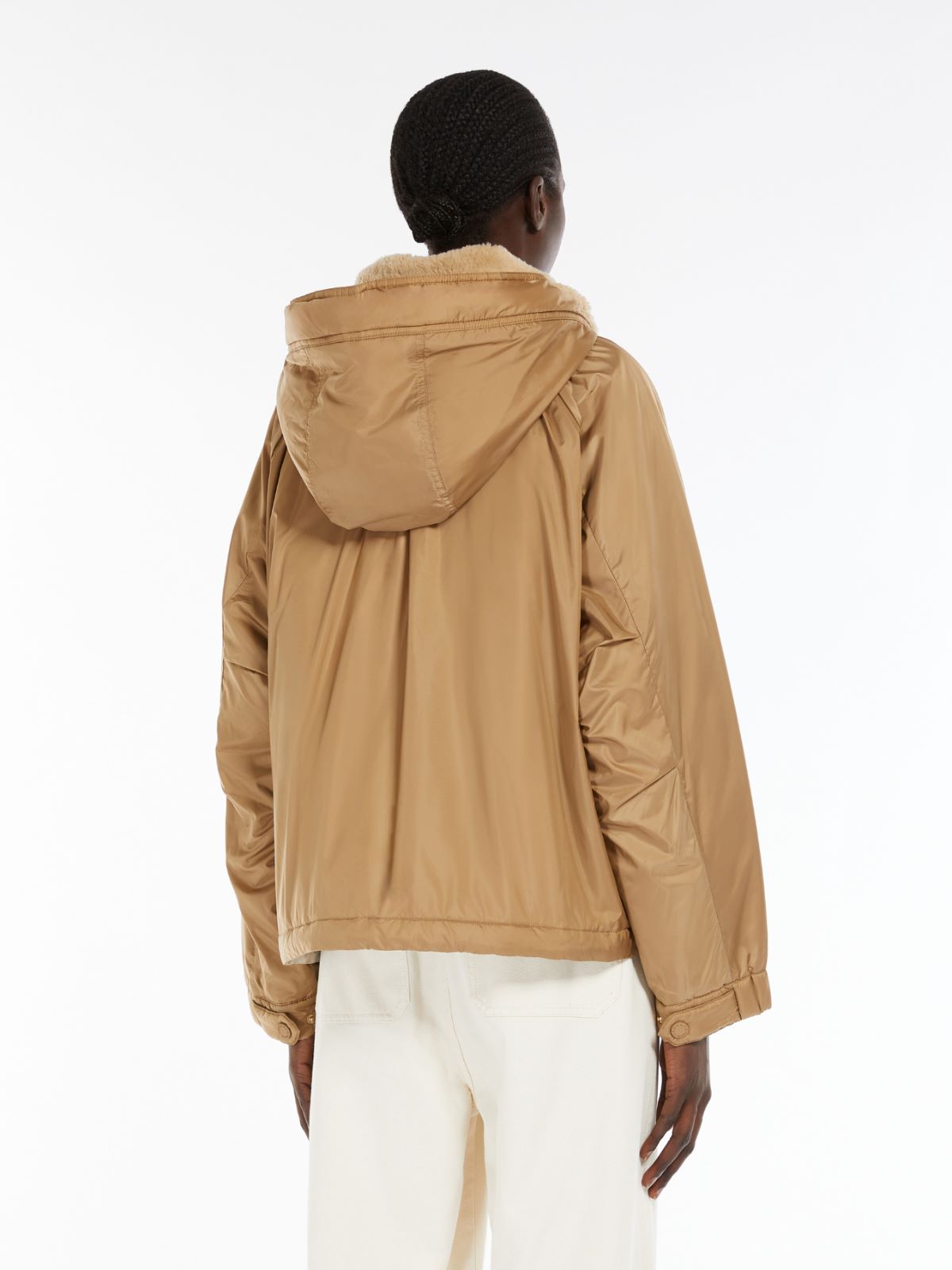 Reversible water-repellent canvas windbreaker
