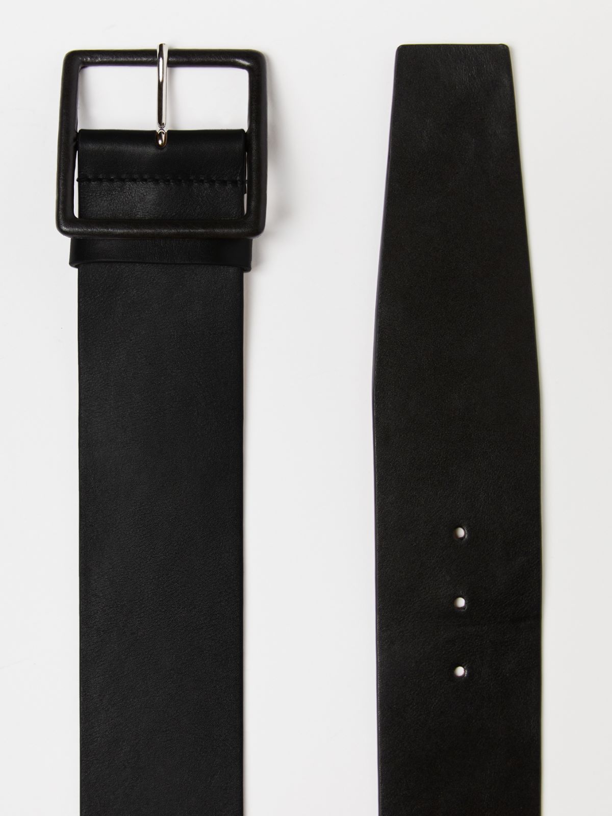 Stretch leather belt