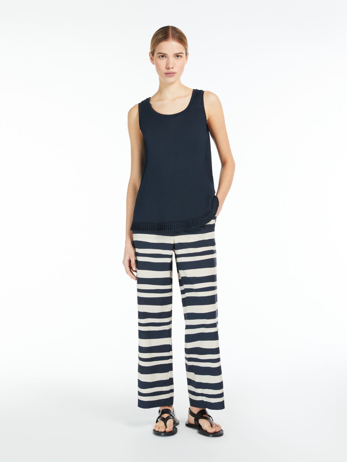 Feminine cotton jersey top