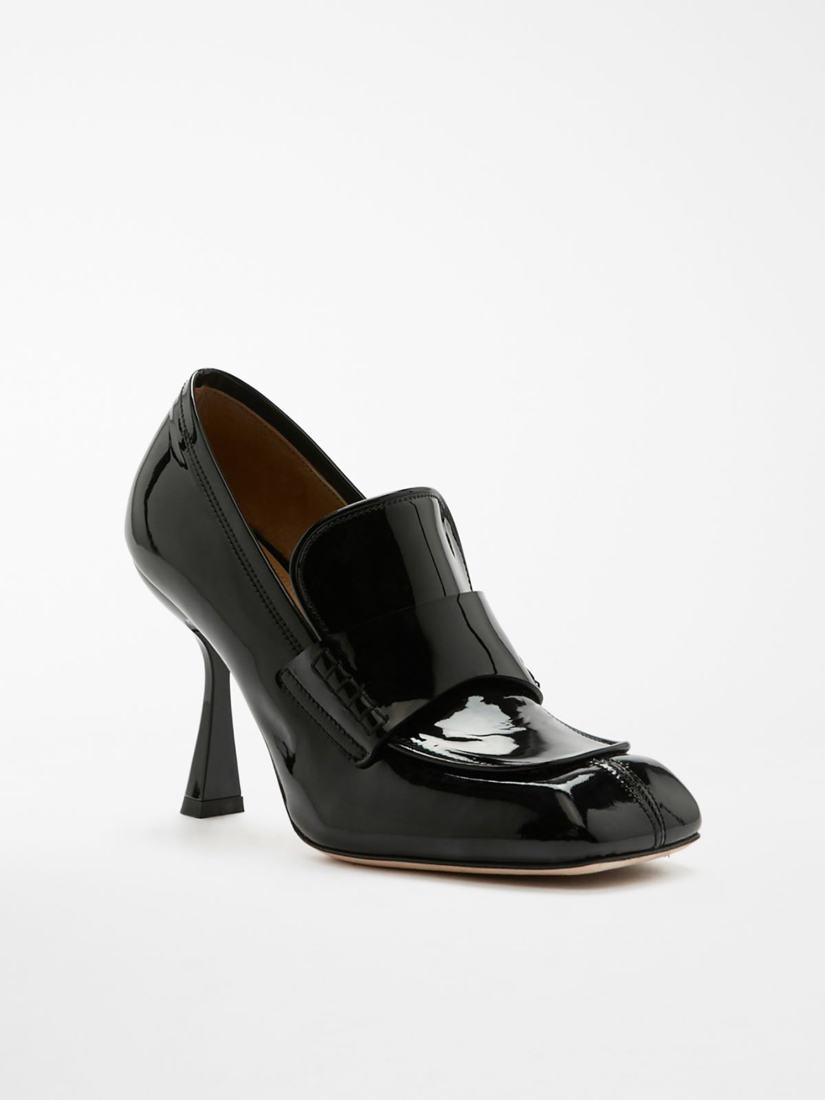 Patent leather loafers with heel