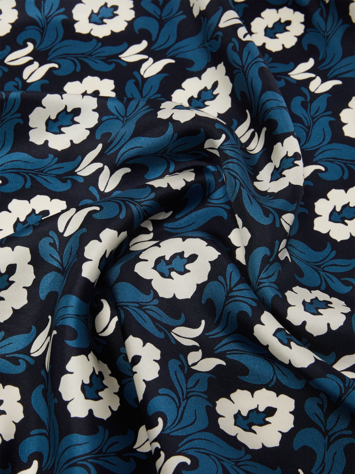 Printed silk maxi pocket square
