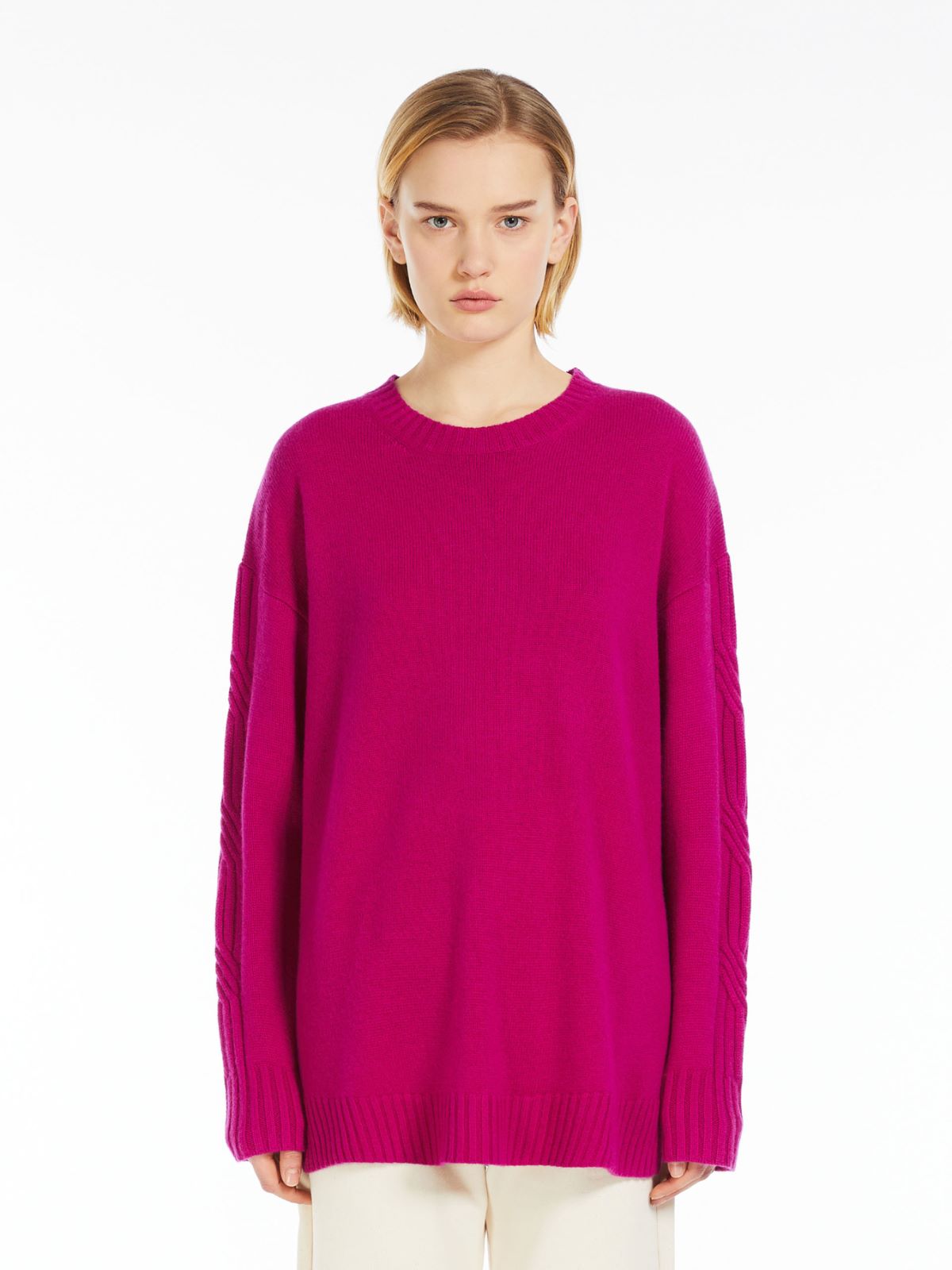 Cashmere yarn jumper