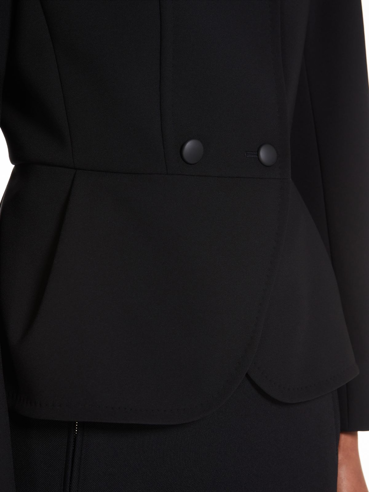 Fitted jacket in stretch fabric