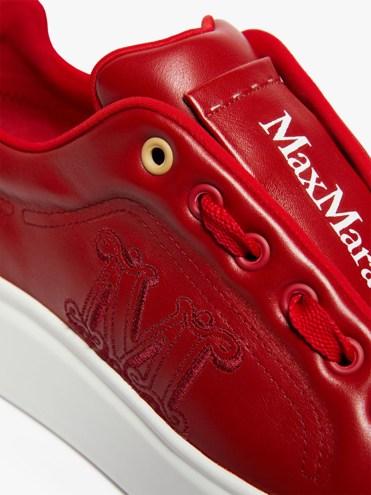 Leather sneakers with embroidery