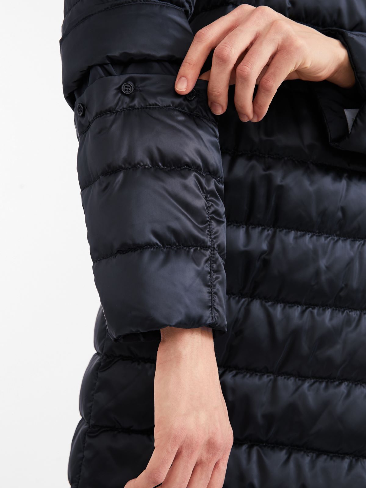 Reversible down jacket in water-repellent satin