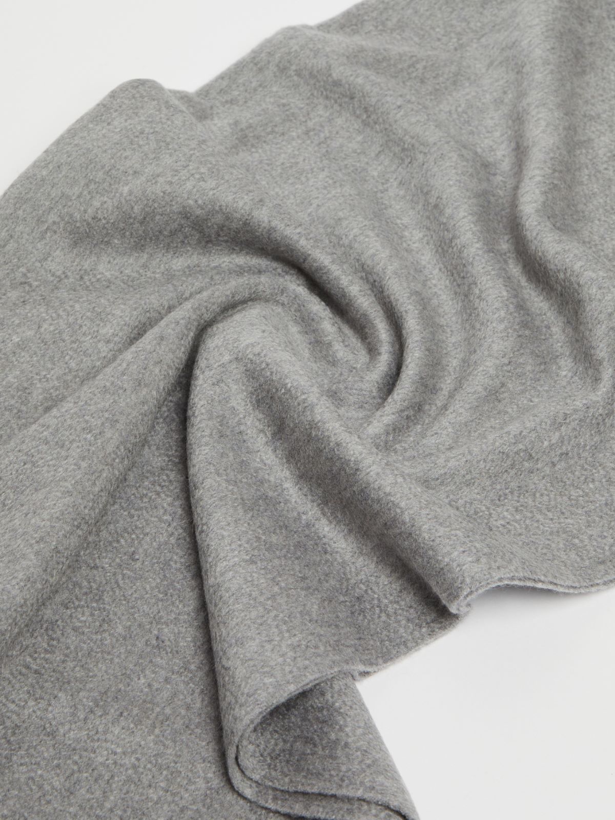 Cashmere stole with embroidery